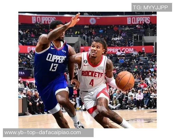 布劳恩复出状态低迷半场未得分却贡献4篮板2助攻