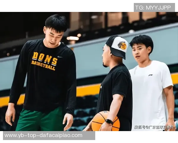 广东全运男篮U22组别夺冠于米提替补席激动落泪感动全场